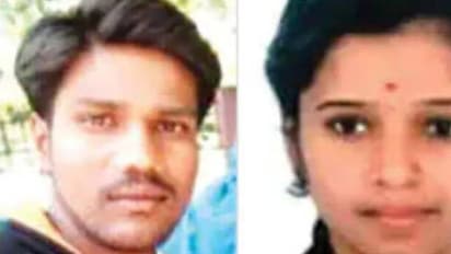 വിവാഹാഭ്യർത്ഥന നിരസിച്ചു, യുവതിയെ കാറിനകത്ത് തീക്കൊളുത്തിക്കൊന്ന് യുവാവ് ജീവനൊടുക്കി