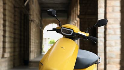 Ola Electric scooter - বাজারে এল 'ওলা'র প্রথম স্কুটার, মালিক কাছে এলে নিজেই বলে ওঠে 'হাই'