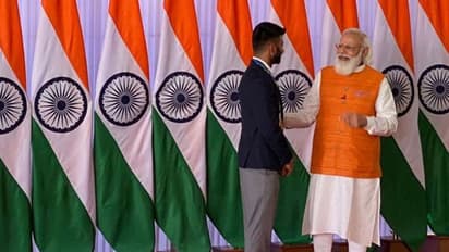 PM Narendra Modi meets Indian athletes who took part in Tokyo Olympics (See pictures)