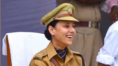 ಎನ್‌ಕೌಂಟರ್ ಸ್ಪೆಷಲಿಸ್ಟ್ ಈ ಮಹಿಳಾ IPS ಆಫೀಸರ್, ಇವ್ರ ಹೆಸರು ಕೇಳಿದ್ರೆ ಉಗ್ರರೂ ನಡುಗ್ತಿದ್ರಂತೆ!