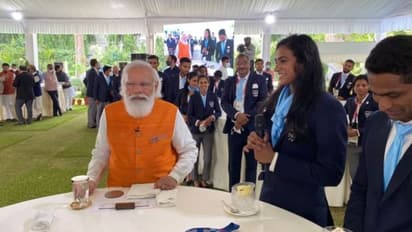 പി വി സിന്ധുവിന് ഐസ്‌ക്രീം, വാക്കുപാലിച്ച് പ്രധാനമന്ത്രി; ഒളിംപ്യന്‍മാരുമായി കൂടിക്കാഴ്‌ച നടത്തി