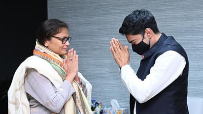 कांग्रेस का एक और विकेट गिरा, सुष्मिता देव को पसंद आया ‘ममता दीदी’ का साथ, किया TMC ज्वाइन