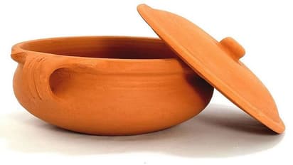 Kitchen Tips: রান্নাঘরে দামি পাত্র ব্যবাহর করেন, সস্তার এই পাত্রের গুণাগুন জানলে মত বদলাতে বাধ্য