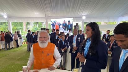 സ്പോര്ട്സ് സ്കൂളും അക്കാദമിയും തുടങ്ങാന് ആലോചിക്കുന്നു; പ്രധാനമന്ത്രിയോട് പി വി സിന്ധു