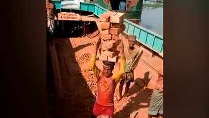 Watch: Man balancing pile of bricks on head goes viral; Anand Mahindra praises his unique skills