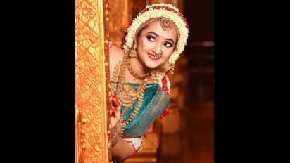 ಪ್ರವೀಣನ ಕ್ರಶ್ ಪಲ್ಲವಿಯ ಹೊಸ ಫೋಟೋಶೂಟ್: ಶಾರದೆ ಲುಕ್‌ನಲ್ಲಿ ಸಪ್ತ