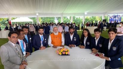 കുശലം പറഞ്ഞും ഉപദേശിച്ചും മോദി; ഒളിംപിക്സ് താരങ്ങളുമായി പ്രധാനമന്ത്രിയുടെ അവിസ്മരണീയ കൂടിക്കാഴ്ച