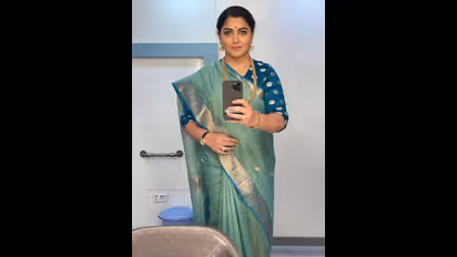 குஷ்பூவின் தம்பியும் ஹீரோ தானா? ட்ரெண்டாகும் புகைப்படங்கள் !