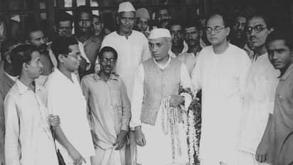 నెహ్రూ ఫొటో తొలగించి.. సావర్కర్ ఫొటో చేర్చి.. కర్ణాటకలో మరో వివాదం.. జెండా క్యాంపెయిన్ యాడ్‌తో కలకలం