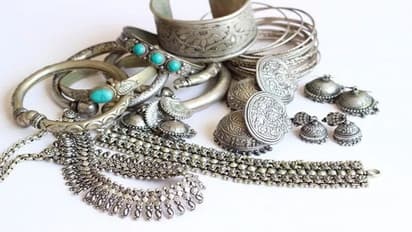 ಆಭರಣ ಪ್ರಿಯರಿಗೆ ಶುಭ ಸುದ್ದಿ: ಇಳಿಕೆಯಾದ ಬೆಳ್ಳಿ ದರ; ನಿಮ್ಮ ನಗರಗಳಲ್ಲಿ ಇಂದಿನ ಚಿನ್ನ, ಬೆಳ್ಳಿ ದರ ಹೀಗಿದೆ..