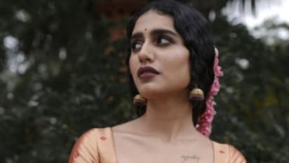 ഓണം ലുക്ക്, ഫോട്ടോഷൂട്ട് പങ്കുവെച്ച് പ്രിയാ വാര്യര്‍