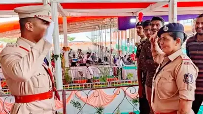 गौरव का क्षण: जब SP बेटे का हुआ ASI मां से सामना, तो ठोका सैल्यूट..ये पल देख हर आंख थी नम