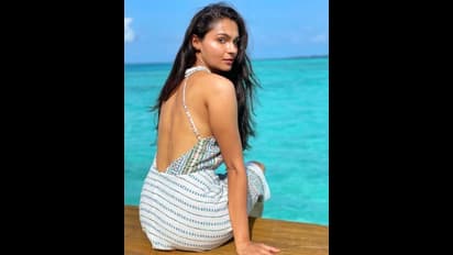 பாப்பா சூட்டில் ஆண்ட்ரியா..தம்மாத்துண்டு சிங்கிளில் அசத்தும் கிளாமர்