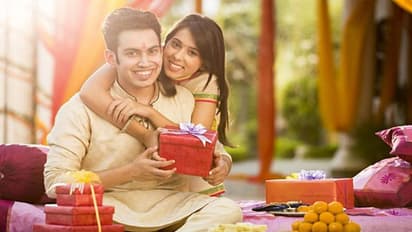 Raksha Bandhan: రాఖీకి గిఫ్ట్ ఏమి ఇవ్వాలా అని ఆలోచిస్తున్నారా.?
