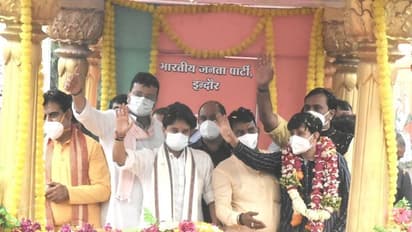 जब सिंधिया ने अपनी ही पार्टी के विधायक को लगाई फटकार,  गुस्से से कहा- अभी शांत रहो