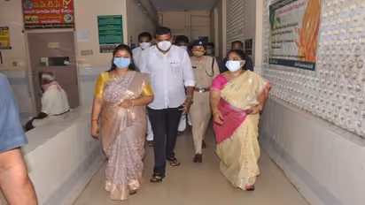 విజయనగరంలో ప్రియురాలికి నిప్పు... దిశ యాప్ వల్లే యువతిని కాపాడాం: మంత్రి శ్రీవాణి (వీడియో)