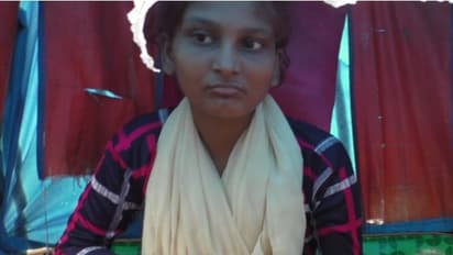 ৪দিন ধরে অভুক্ত, অভাবের তাড়নায় সন্তানকে দান করার সিদ্ধান্ত বাবা-মায়ের