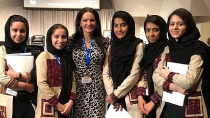 ১০ আফগান মেয়েকে উদ্ধারে মার্কিন মহিলা হলেন 'সুপারওম্য়ান' - জানুন দুঃসাহসিক অভিযানের কাহিনি