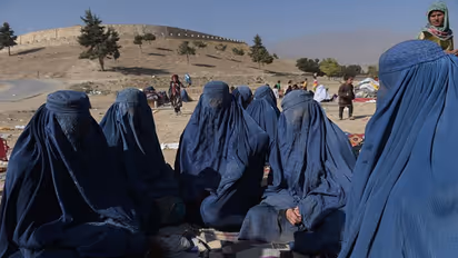 अफगाणिस्तानात महिलांना कुरान मोठ्याने वाचण्यावर बंदी