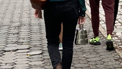 ന്യൂയോർക്കായാലെന്താ ... ഇന്ത്യക്കാരായാൽ ഇങ്ങനെ വേണം