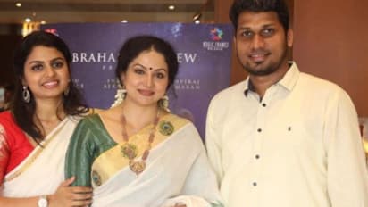 ലിസ്റ്റിൻ സ്റ്റീഫനും ബെന്നറ്റിനും വിവാഹവാര്ഷികം, ആശംസകളുമായി നടി ഷീലു എബ്രഹാം