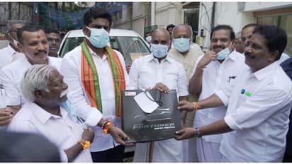 குடும்ப தலைவிகளுக்கு ரூ.1000 கொடுக்கல.. 100 நாள் கொண்டாட்டம் வேற.. கார் பரிசு விழாவில் எல்.முருகன் அட்டாக்!