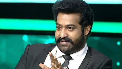 చిరు, నాగ్ ల  'మీలో ఎవరు కోటీశ్వరుడు' నాకు నచ్చలేదన్న ఎన్టీఆర్, అందుకే మార్చేశాడట!