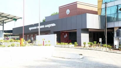 തൃക്കാക്കരയിലെ പണക്കിഴി വിവാദം ; സിസിടിവി ദൃശ്യം കസ്റ്റഡിയിലെടുക്കണമെന്ന് കൗൺസിലർമാർ