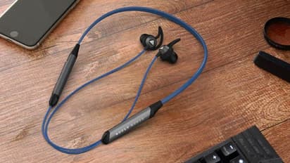 డిస్రప్టివ్ టెక్నాలజితో సరికొత్త నెక్‌బ్యాండ్.. కేవలం 15నిమిషాల చార్జ్ తో 15గంటల బ్యాకప్..