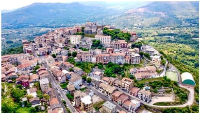 പ്രകൃതിരമണീയമായ ഗ്രാമത്തില് 87 രൂപക്ക് വീടുകള് വില്പ്പനക്ക്; അതും യൂറോപ്യന് രാജ്യത്ത്!