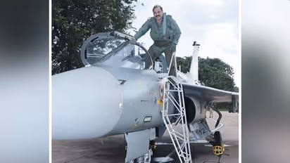 ಬೆಂಗಳೂರಿನ ಆಗಸದಲ್ಲಿ ತೇಜಸ್ Mk1 ಯುದ್ಧ ವಿಮಾನ ಹಾರಿಸಿದ IAF ಮುಖ್ಯಸ್ಥ!