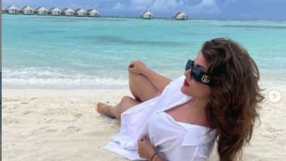 Srabanti in Bathtub : সারা গায়ে সাবানের ফেনা,  বাথটবে শুয়ে স্নানের ছবিতে ধুকপুকানি বাড়ালেন শ্রাবন্তী