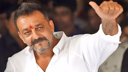 Sanjay Dutt's cool hairdo makes him look unrecognisable, check it out