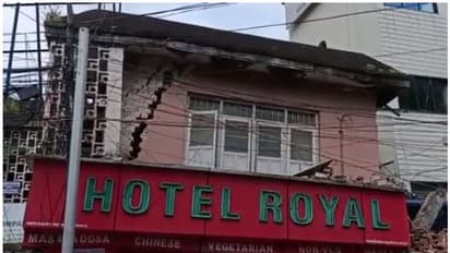 എറണാകുളത്ത് ബഹുനില കെട്ടിടം ചെരിഞ്ഞു, ആളുകളെ ഒഴിപ്പിച്ചു