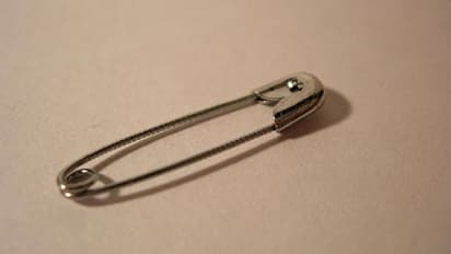 പിഞ്ചുകുഞ്ഞിന്റെ തൊണ്ടയില്‍ സേഫ്റ്റി പിന്‍ കുടുങ്ങി; മാതാപിതാക്കള്‍ അറിയേണ്ടത്...