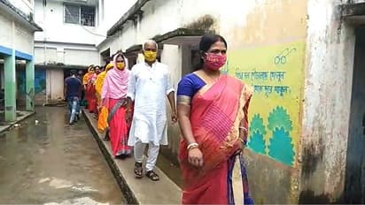 দলীয় সদস্যদের দ্বারা ক্ষমতাচ্যুত, 'ষড়যন্ত্র'-এর অভিযোগ রতুয়ার তৃণমূল পঞ্চায়েত প্রধানের