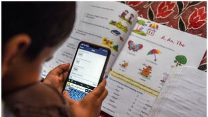 ഡിജിറ്റൽ പഠനം: ഉറപ്പുകൾ പാഴായി, പഠന സൌകര്യങ്ങളില്ലാതെ ആയിരക്കണക്കിന് കുട്ടികൾ; റെയ്ഞ്ചും പ്രശ്നം