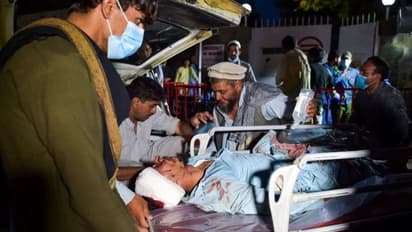 காபூல் விமானத்தில் அடுத்தடுத்து குண்டு வெடிப்பு.. 60 பேர் உடல்சிதறி பலி.. தேடி வந்து வேட்டையாடுவோம்.. ஜோ பைடன்