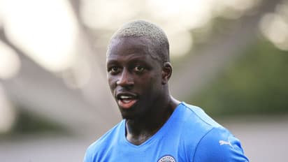 മൂന്ന് പേരുടെ ബലാത്സംഗ പരാതി; മാഞ്ചസ്റ്റര് സിറ്റി താരം ബെഞ്ചമിന് മെന്ഡി പിടിയില്, സസ്പെന്ഷന്