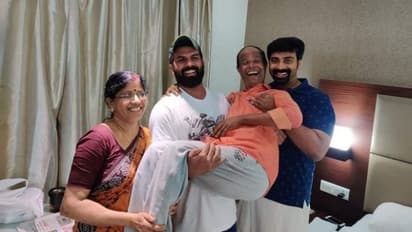 'ഒലിവര് ട്വിസ്റ്റി'നെ കയ്യിലേന്തി സണ്ണി വെയ്ന്; മലയാളത്തിന്റെ മുത്തെന്ന് ആരാധകര്