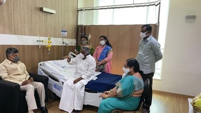 జ్యోతుల నెహ్రూకు పరామర్శ.. మా ఇద్దరిది 40 ఏళ్ల అనుబంధమన్న చంద్రబాబు