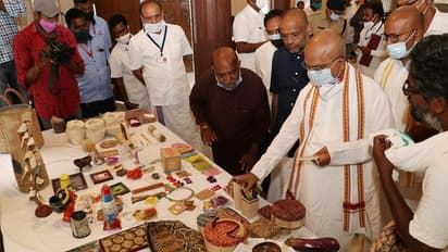 తిరుమలలో ‘సంప్రదాయ’ భోజనం.. రుచిచూసిన ఈవో జవహర్ రెడ్డి