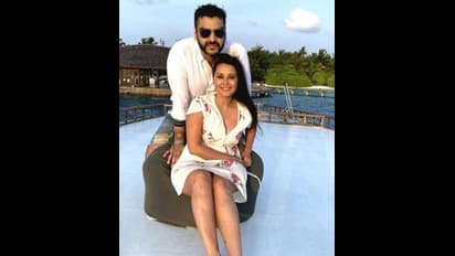 കാമുകന്റെ ജന്മദിനം ആഘോഷമാക്കി, പേര് വെളിപ്പെടുത്താതെ ഫോട്ടോ പങ്കുവെച്ച് നടി മിനിഷ ലാംബ