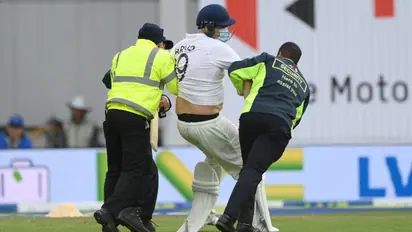 Pataudi Trophy 2021, 3rd Test: Pitch invader Jarvo walks out to bat following Rohit's dismissal (Watch video)