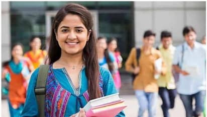 കാലിക്കറ്റ് യൂണിവേഴ്സിറ്റി ബിരുദ പ്രവേശനത്തിന് ജൂൺ 15 വരെ ഓൺലൈനായി രജിസ്റ്റർ ചെയ്യാം