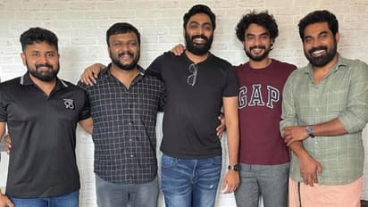 'ഇനി നിങ്ങള് കാണാനായി കാത്തിരിക്കുന്നു'; 'കാണെക്കാണെ' പ്രിവ്യൂവിനു ശേഷം ടൊവീനോ