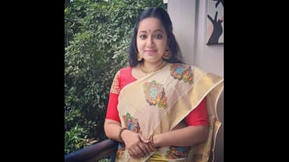 38 வயதில் காதலரை அறிமுகம் செய்த விஜய் டிவி சீரியல் நடிகை..! விரைவில் டும் டும் டும்..!