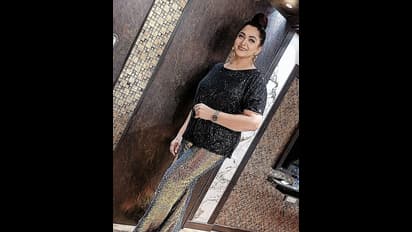 அடையாளமே தெரியல... குஷ்பு புகைப்படத்தை பார்த்து ஹன்சிகாவை என கேட்கும் நெட்டிசன்கள்? லேட்டஸ்ட் போட்டோஸ்..!