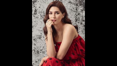 ಬಾಲಿವುಡ್‌ನಲ್ಲಿ 8 ವರ್ಷ: ಆದ್ರೂ ಟೂ ಪೀಸ್ ಧರಿಸೋಕೆ ನಾಚಿಕೆ ಎಂದ ಕೃತಿ