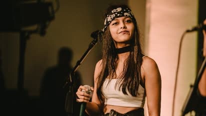 Manike Mage Hithe: ঢাকের সঙ্গে মিক্স অ্যান্ড ম্যাচ, এবার পুজো প্যান্ডাল মাতাবে সিংহলি সুর